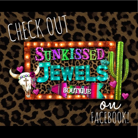 SOLD✨New✨Leopard & Serape Wristlet! - Picture 5 of 5